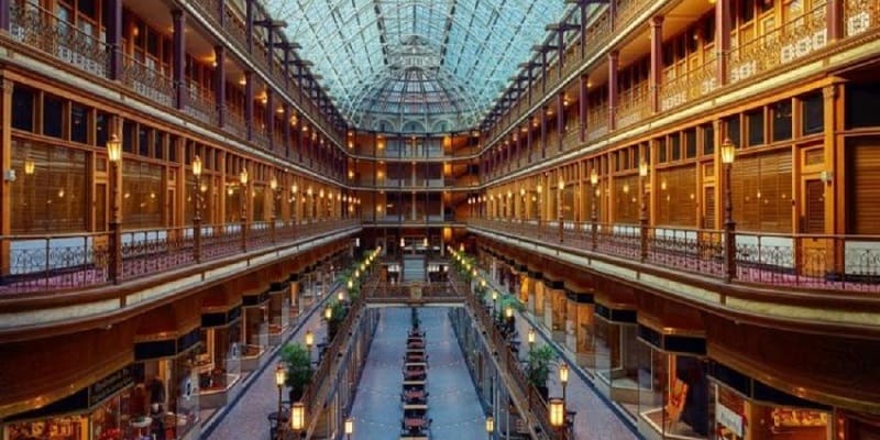 Retail administrations increase in five-year-first