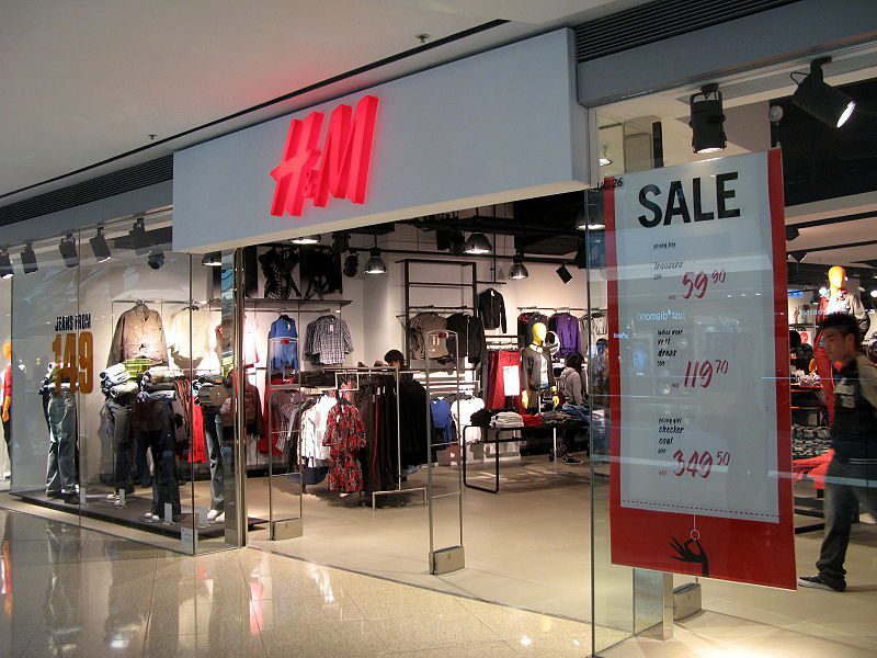 H&M to change clothes sizes following customer complaints