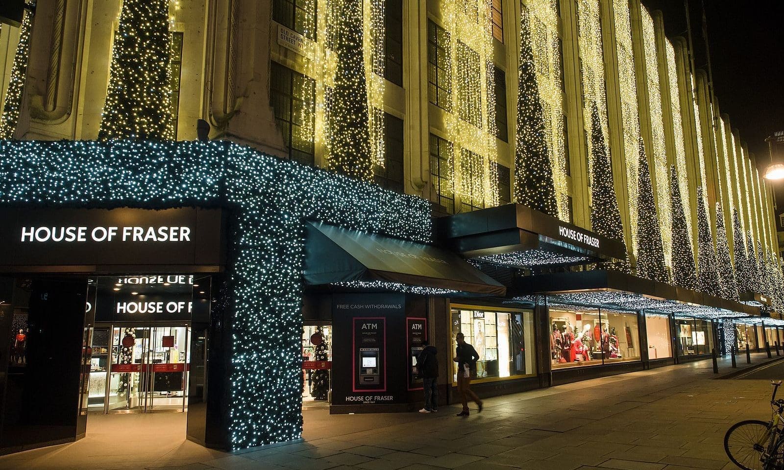 House of Fraser site offline as administration threatens 17,500 jobs