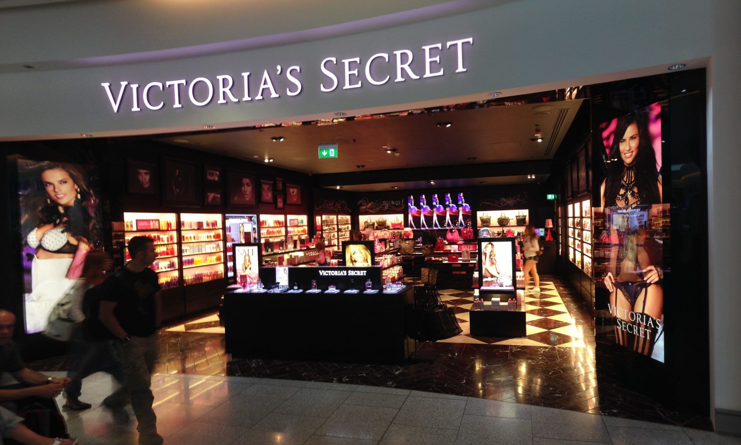 L Brands reveals CFOs for standalone businesses
