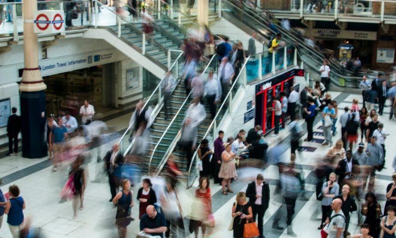 Weather boosts footfall across UK by 2.3%