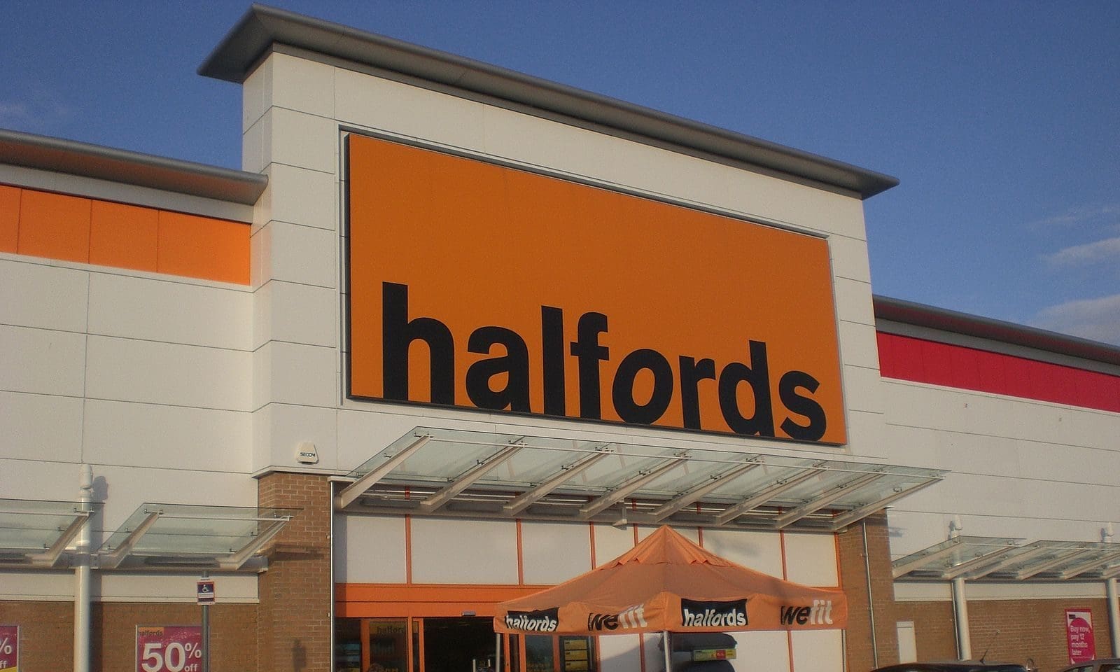 Electric bikes speed up Halfords sales