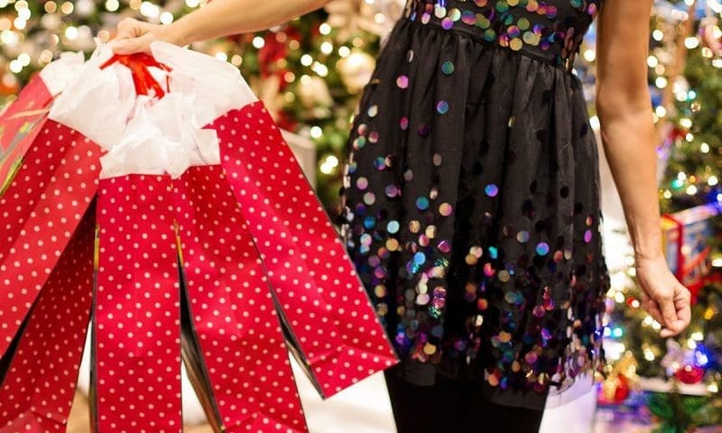 Brits to spend £1.65bn on last minute Christmas purchases