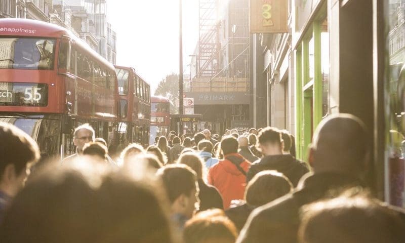 UK retail sales rise 1.6% in first quarter