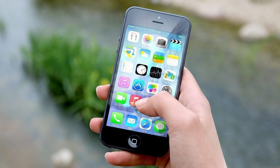 Apple retail boss Angela Ahrendts quits