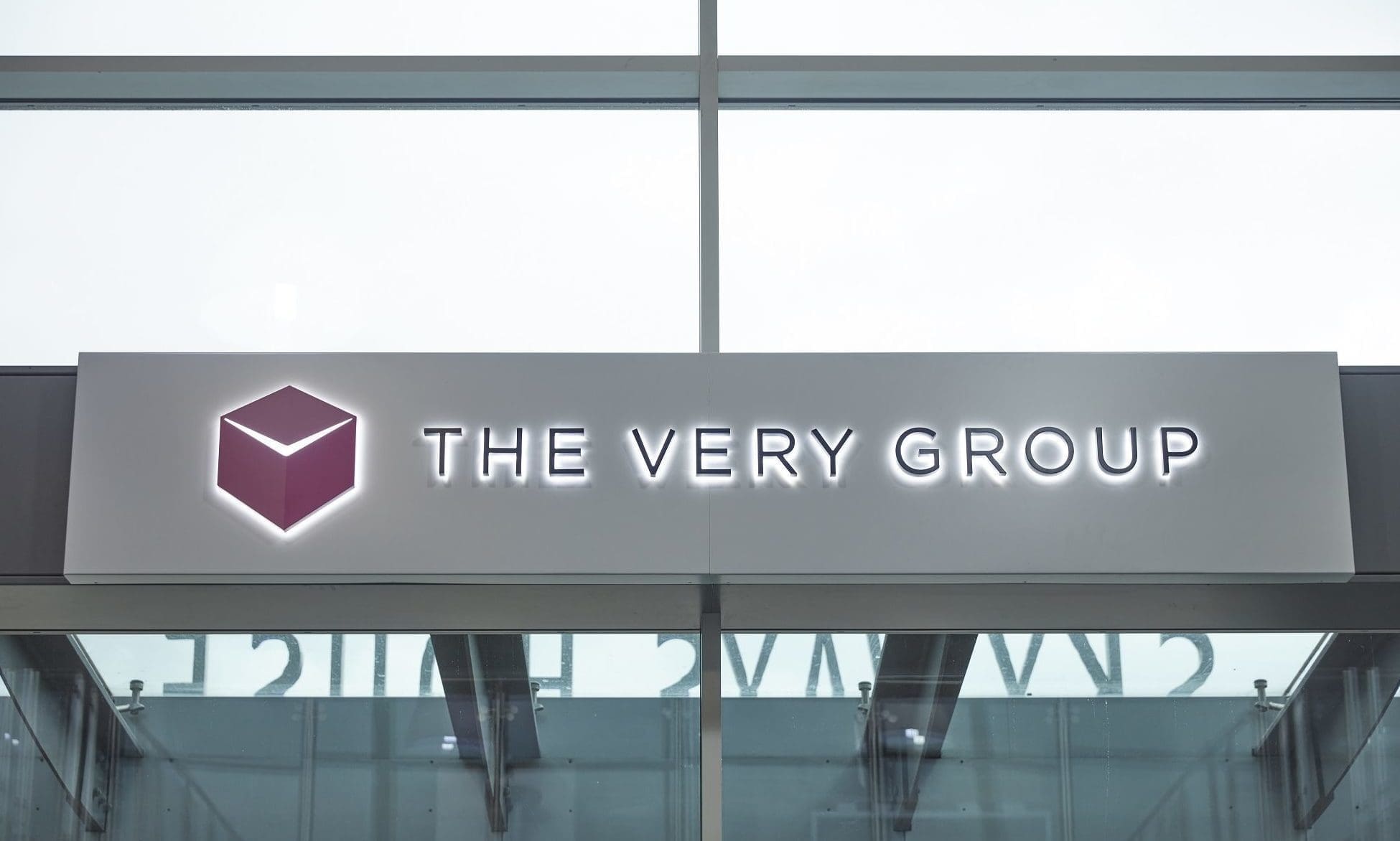 Very reports a 6.1% increase in revenues in the festive period
