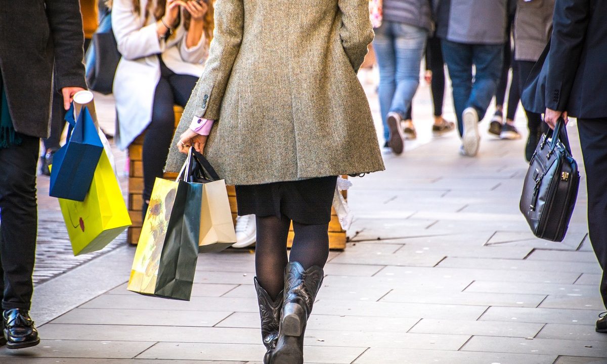 Consumer confidence increases in June   