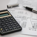 Third of UK-listed retailers issued a profit warning in 2025, EY finds