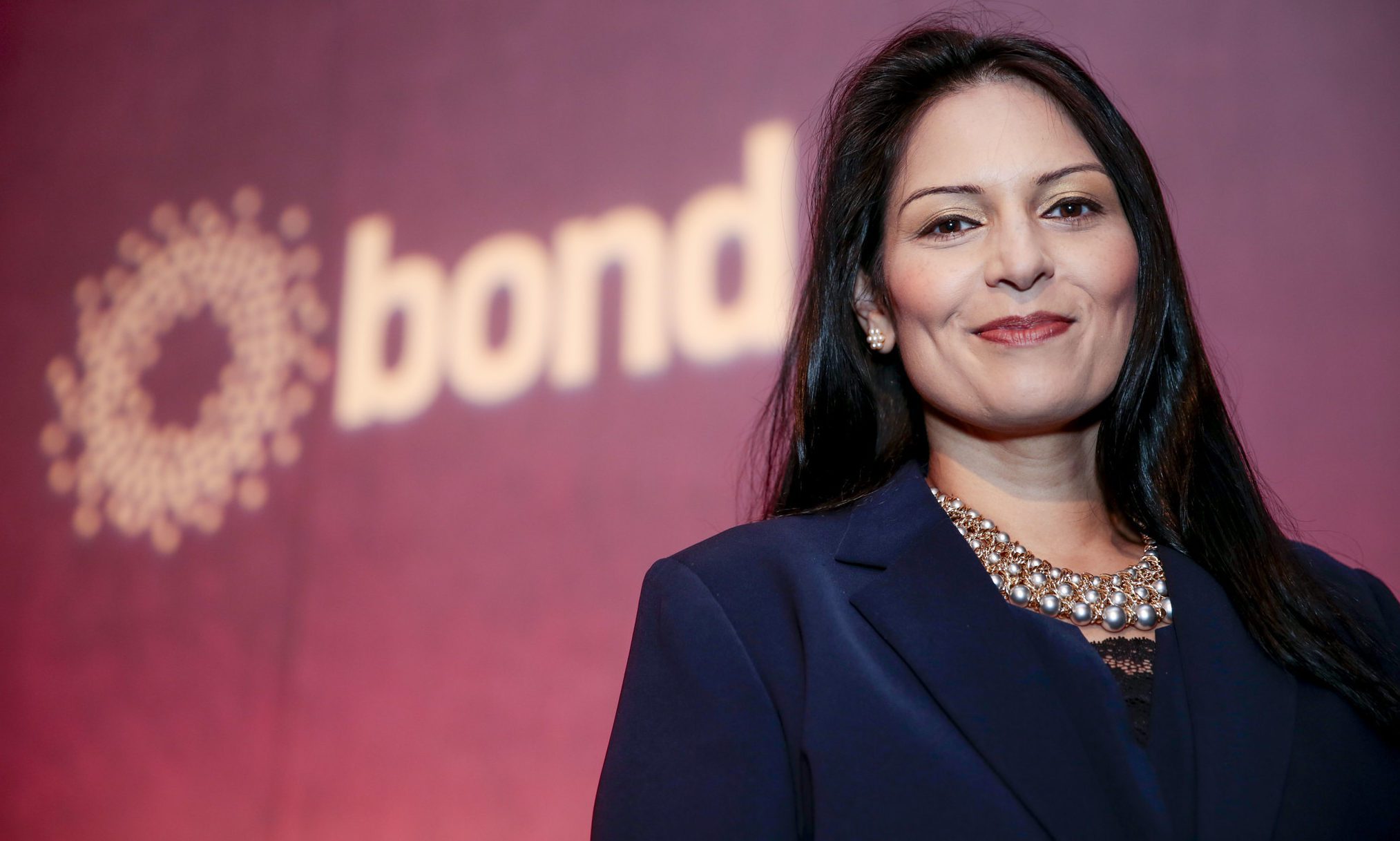 Government to crack down on violence against shopworkers