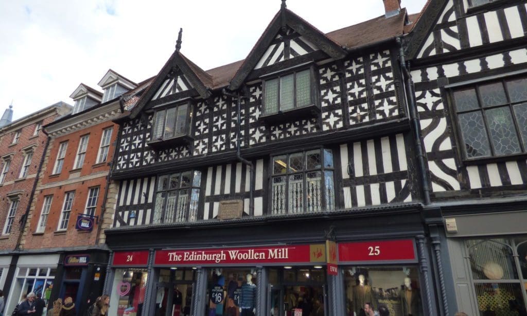 Edinburgh Woollen Mill Group calls in administrators