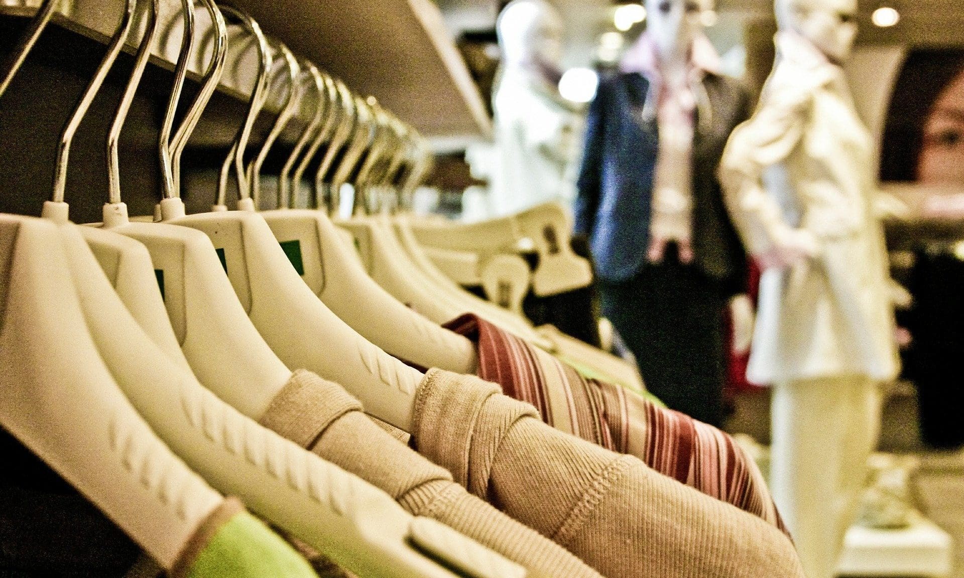 Rising cost of living dents April retail sales