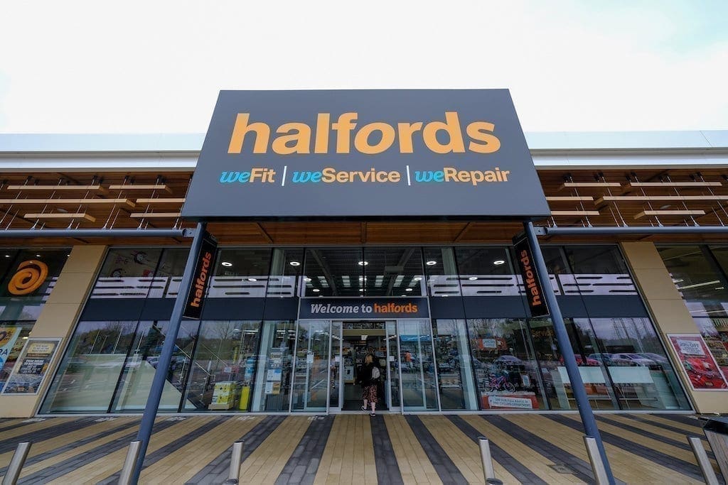Halfords golden quarter boosted by autocentres