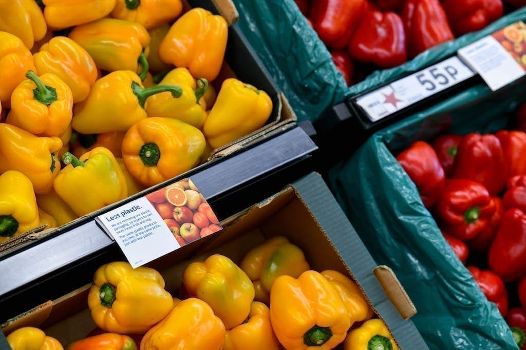 Tesco sees sales slow in Q1