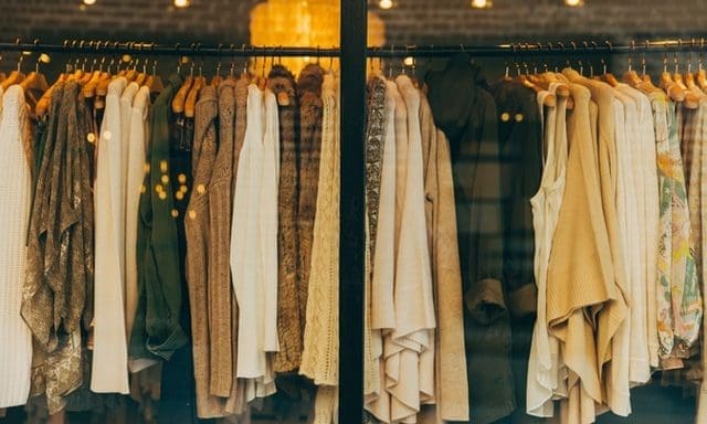 Abercrombie and Fitch sales fall 5% in Q4