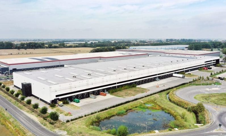 YNAP closes China operations