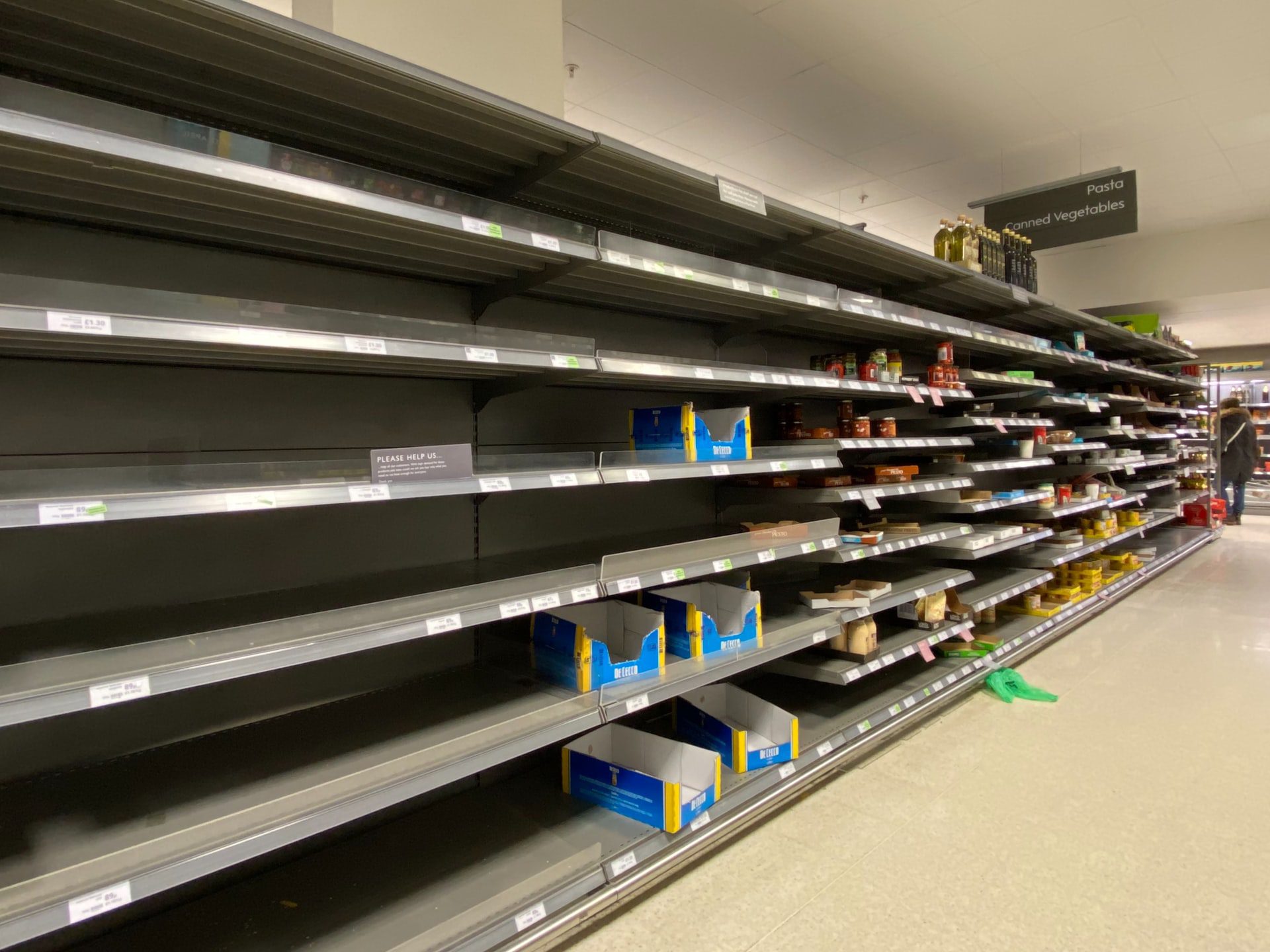 Supermarkets warn of panic-buying amid ongoing labour crisis