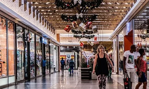 Retailers see New Year’s Eve footfall boost
