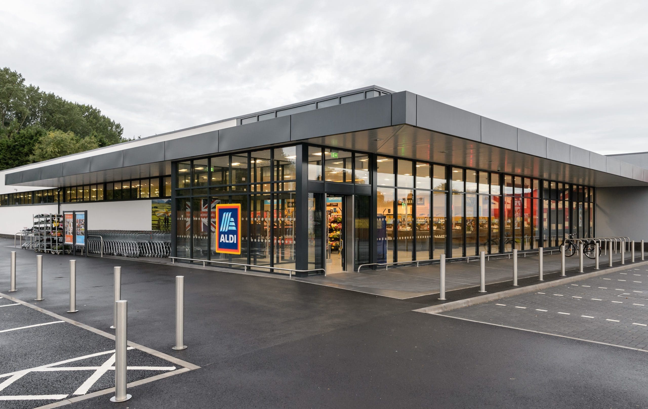 Aldi offers employment to refugees from Ukraine