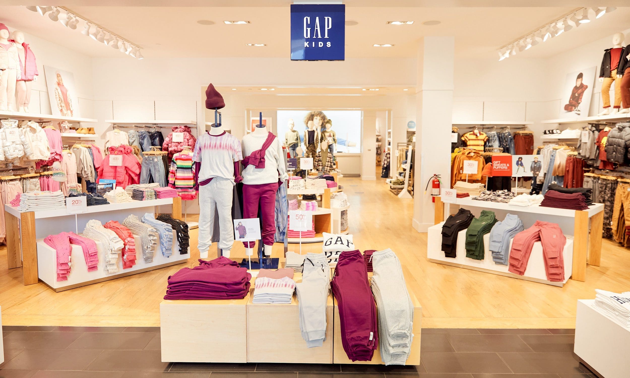 Gap creative director steps down