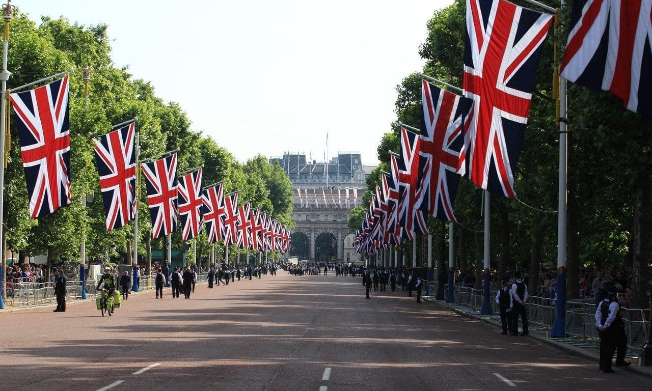 Retail sales fall in June despite Platinum Jubilee celebrations