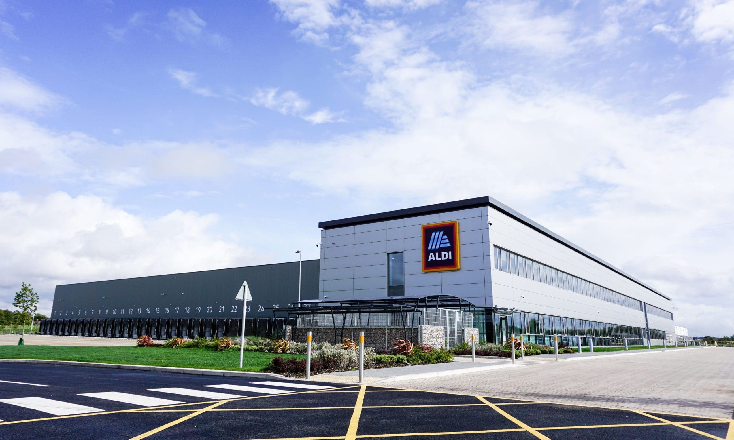 Aldi increases pay for warehouse employees