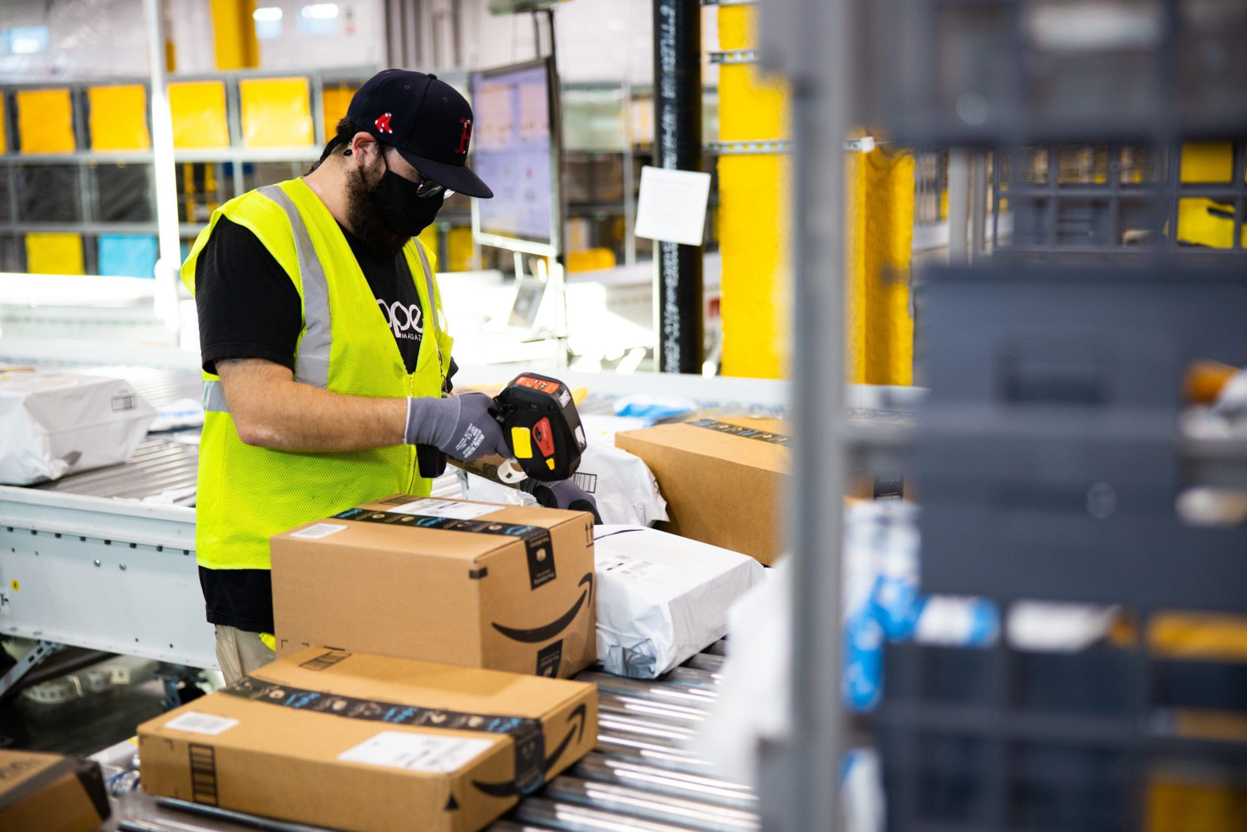Amazon to sublet UK warehouses as growth slows