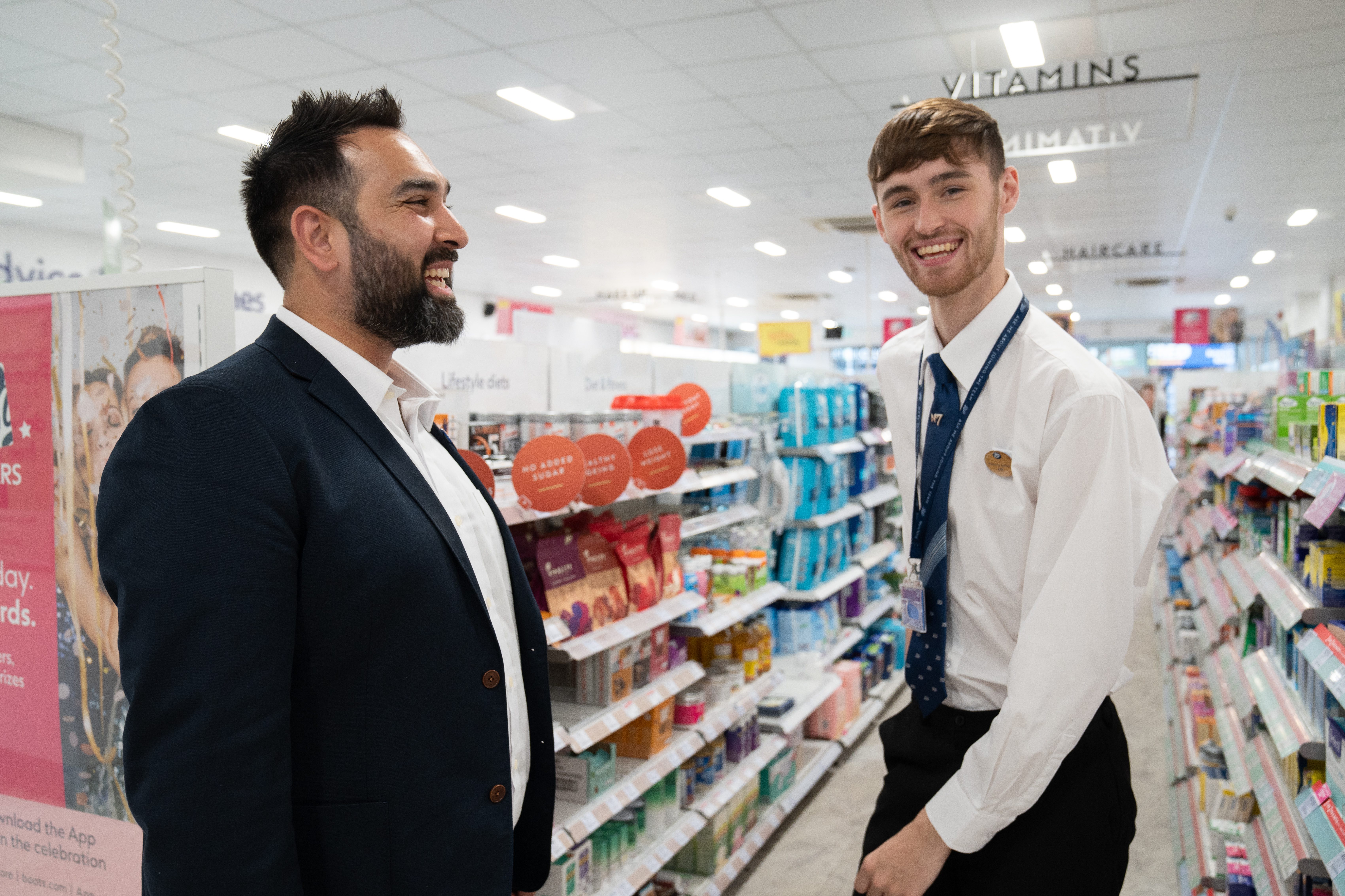 Boots to recruit 10,000 workers over Christmas