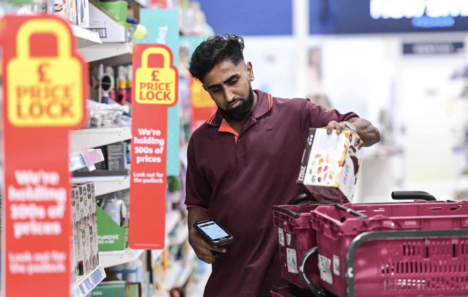 Sainsbury’s to hire 18,000 seasonal workers 