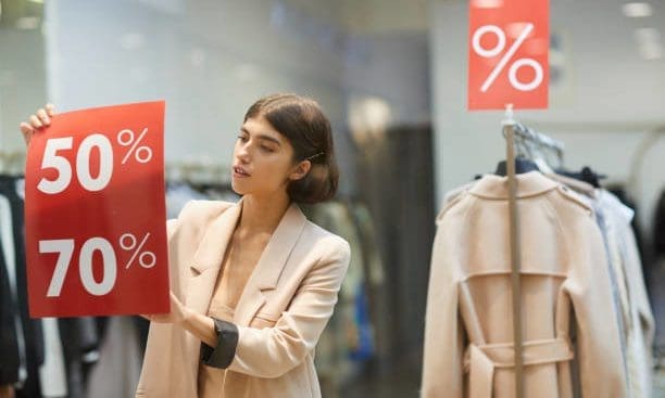 UK retail sales unexpectedly rise due to January discounts