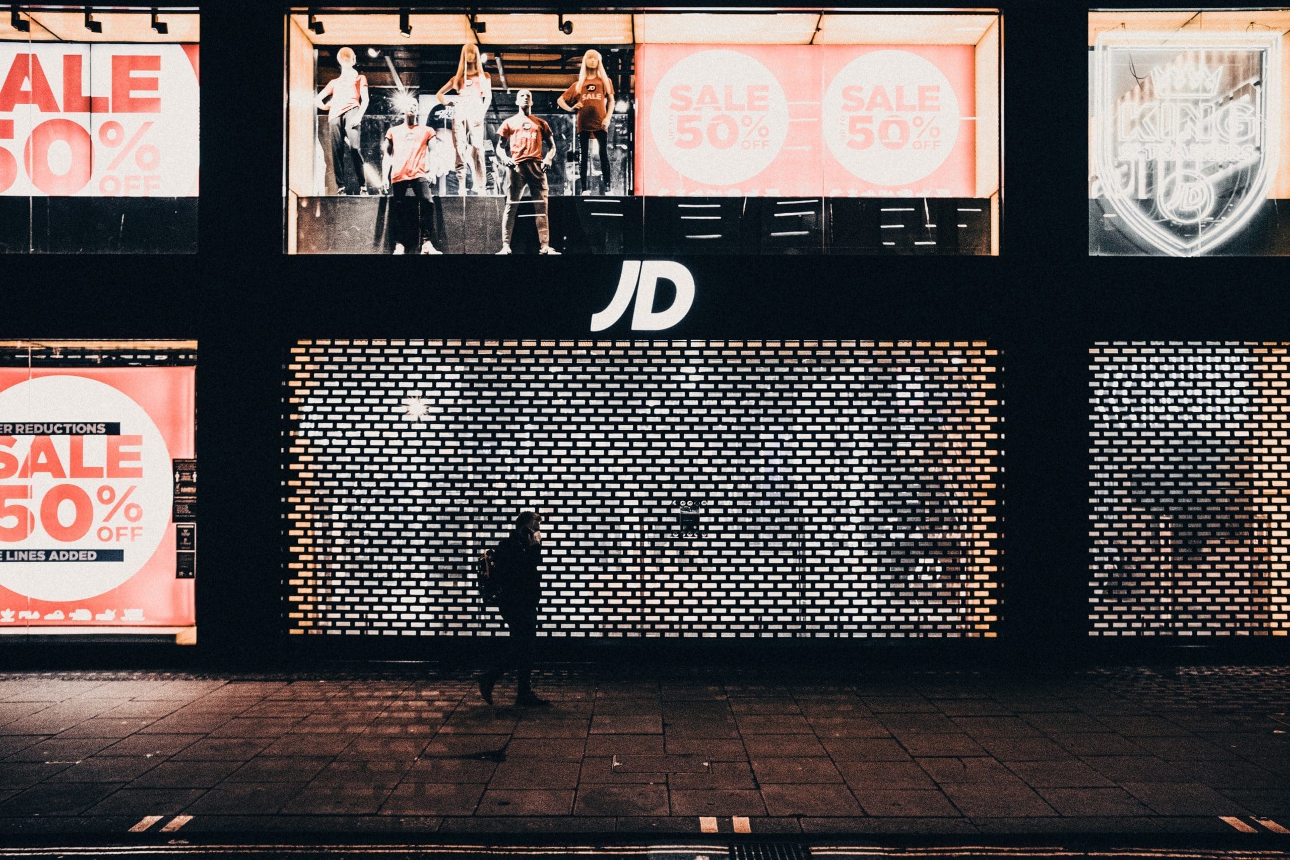 JD to open up to 350 stores per year under new growth plan