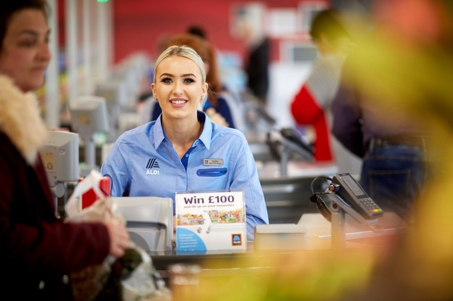 Aldi gives additional pay rise for store staff