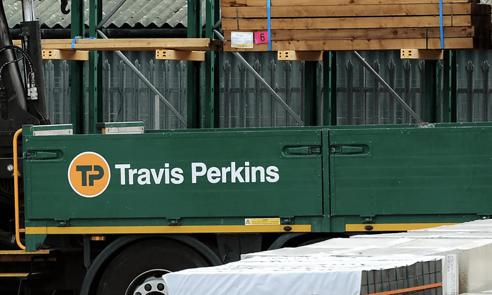 Travis Perkins CFO to step down