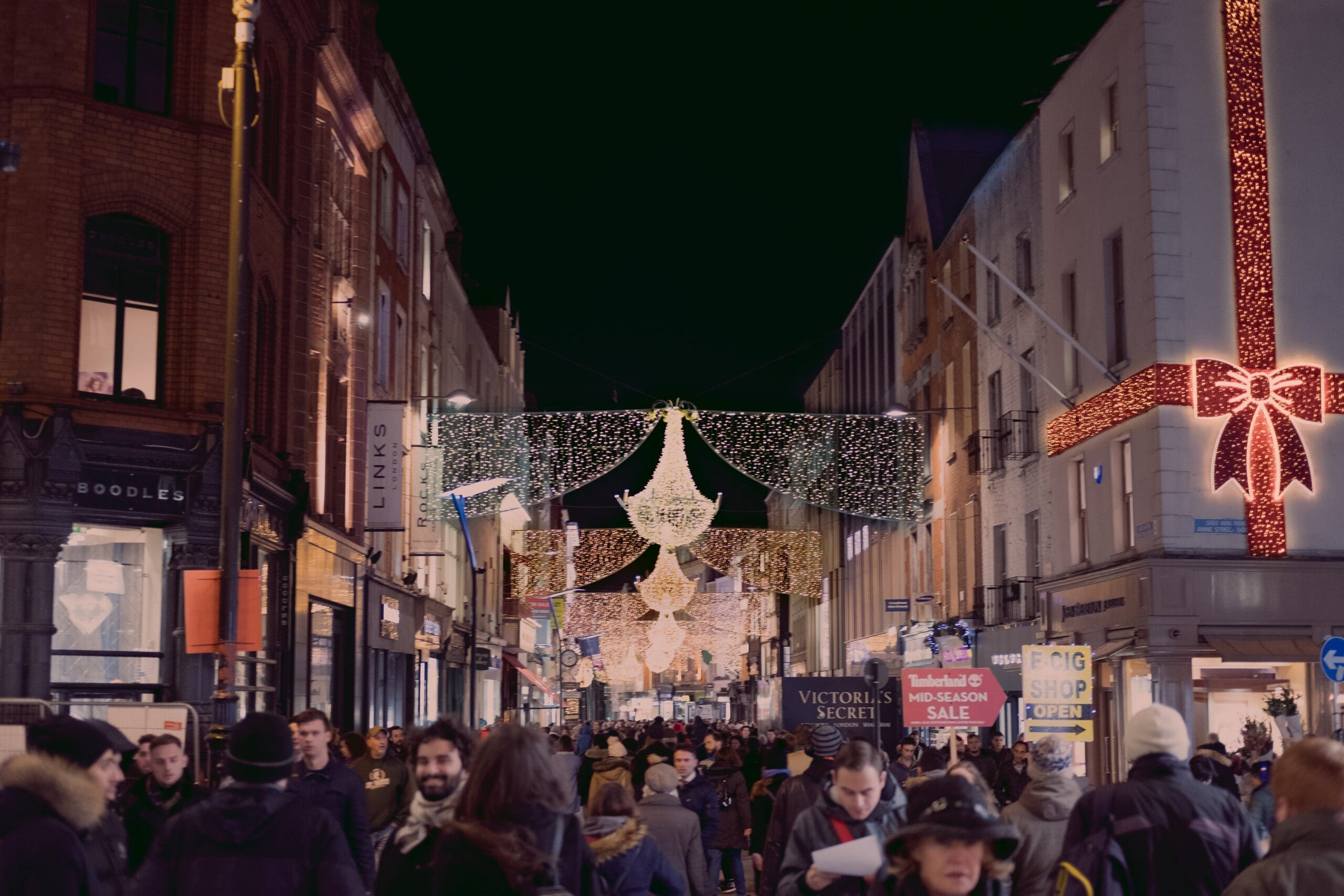 Two-thirds of retailers warn peak trading will be hit ahead of Christmas