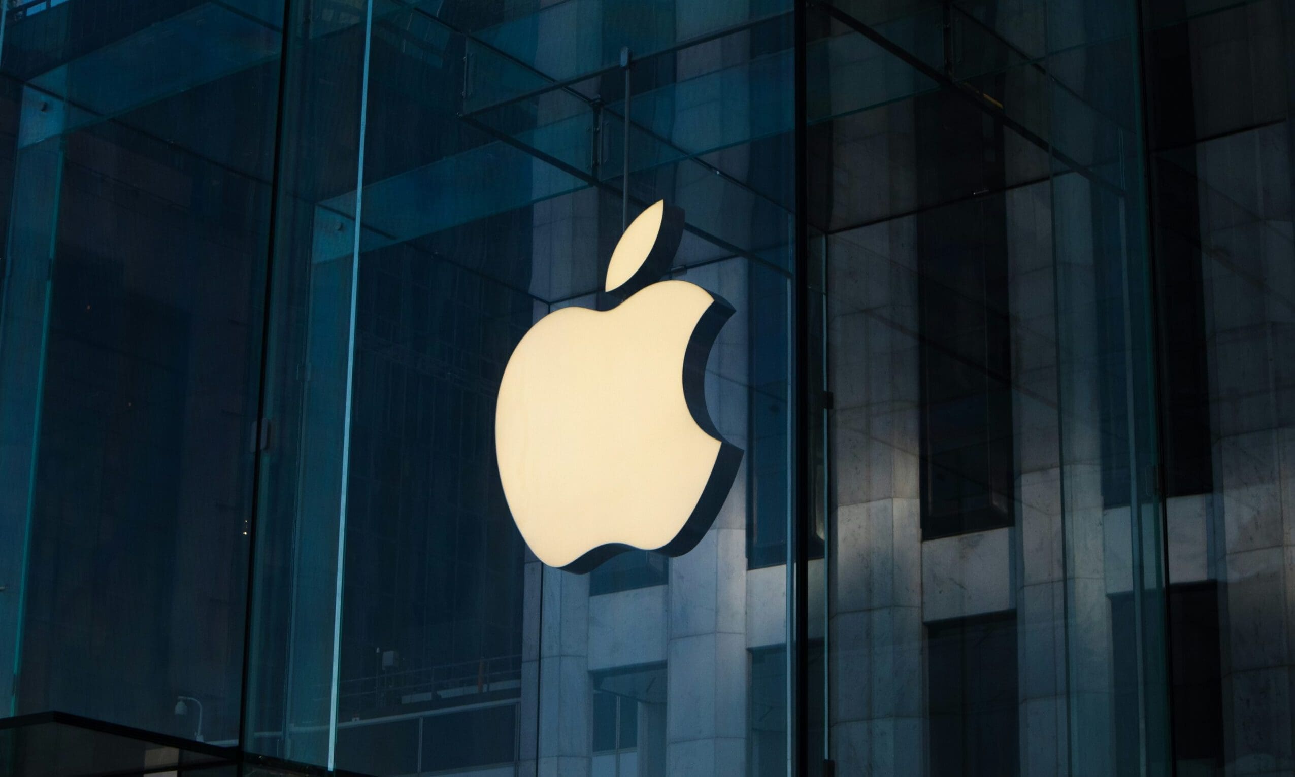 Apple profits fall as iPhone demand slows
