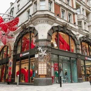 Lululemon lowers full-year guidance after Americas slowdown