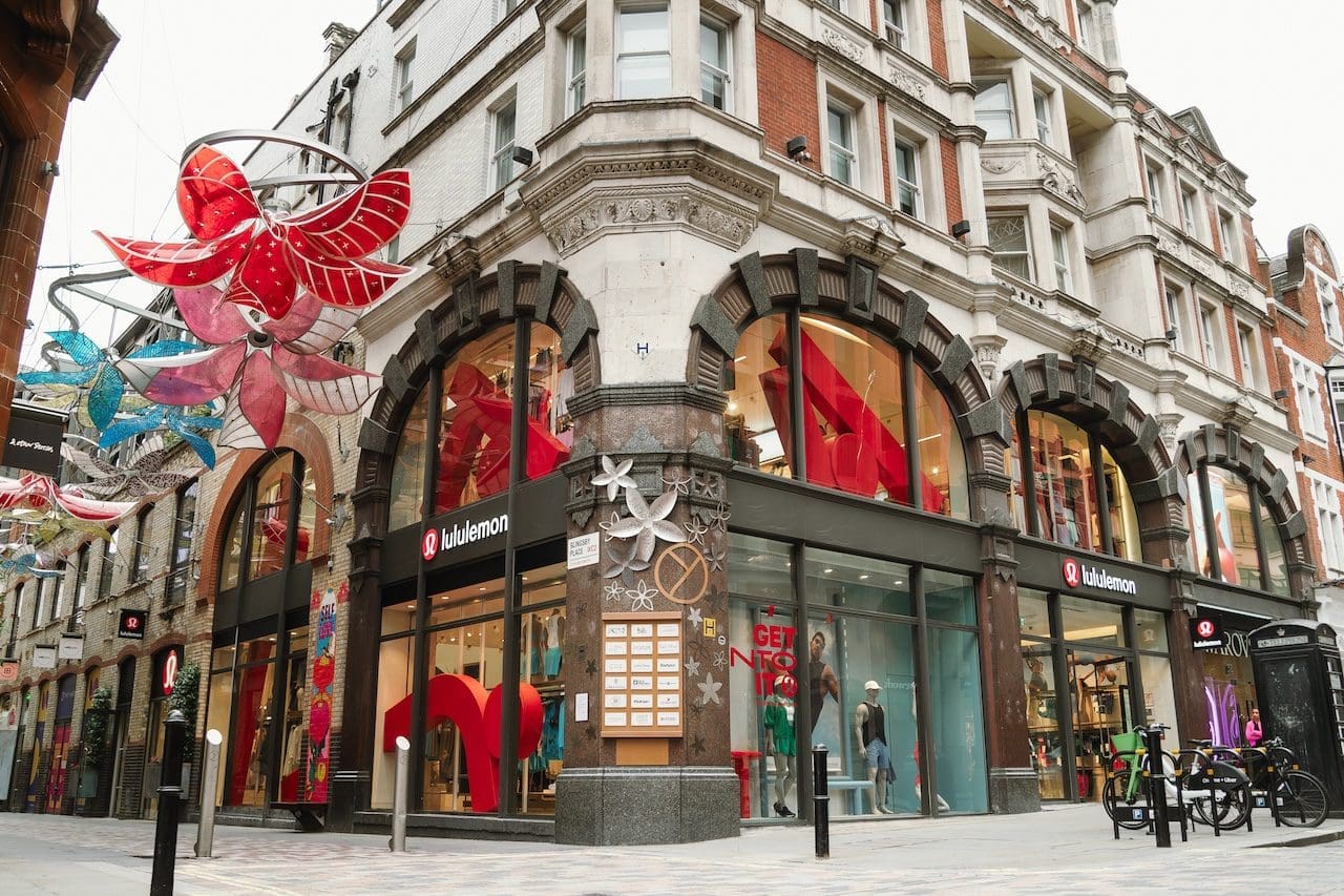 Lululemon lifts Q4 outlook after strong Christmas trading