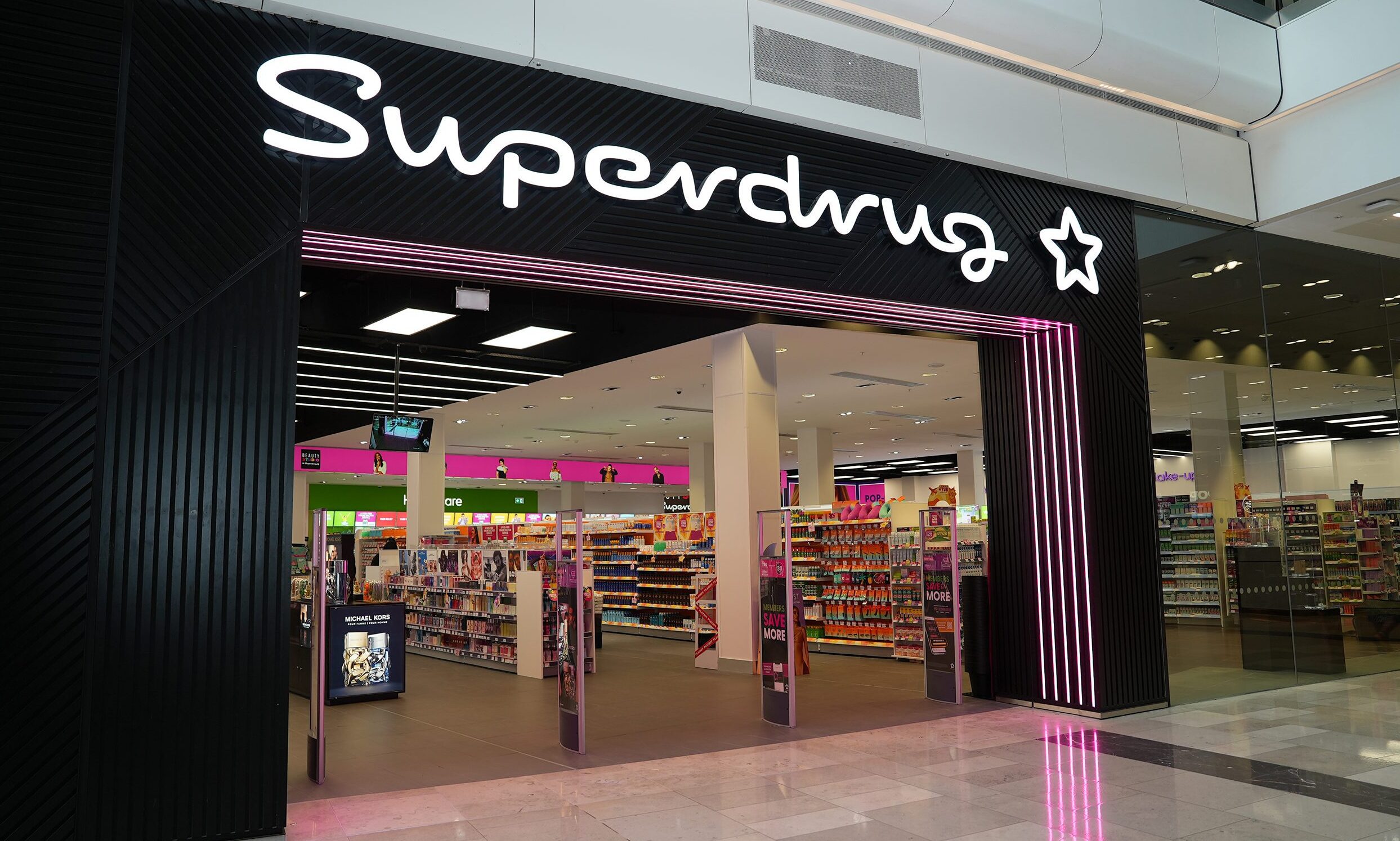 Superdrug launches Christmas recruitment drive
