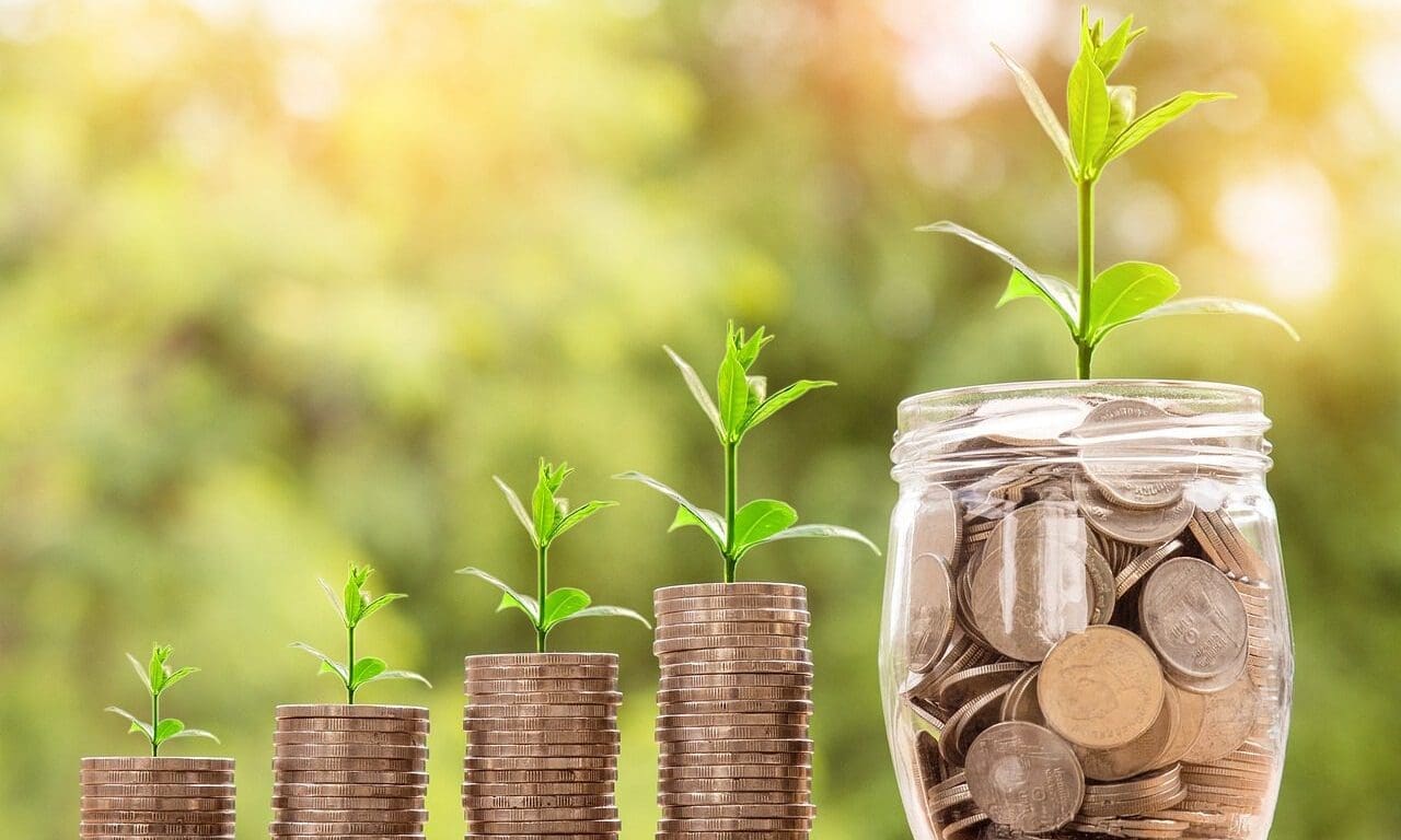 UK wage growth falls to two-year low