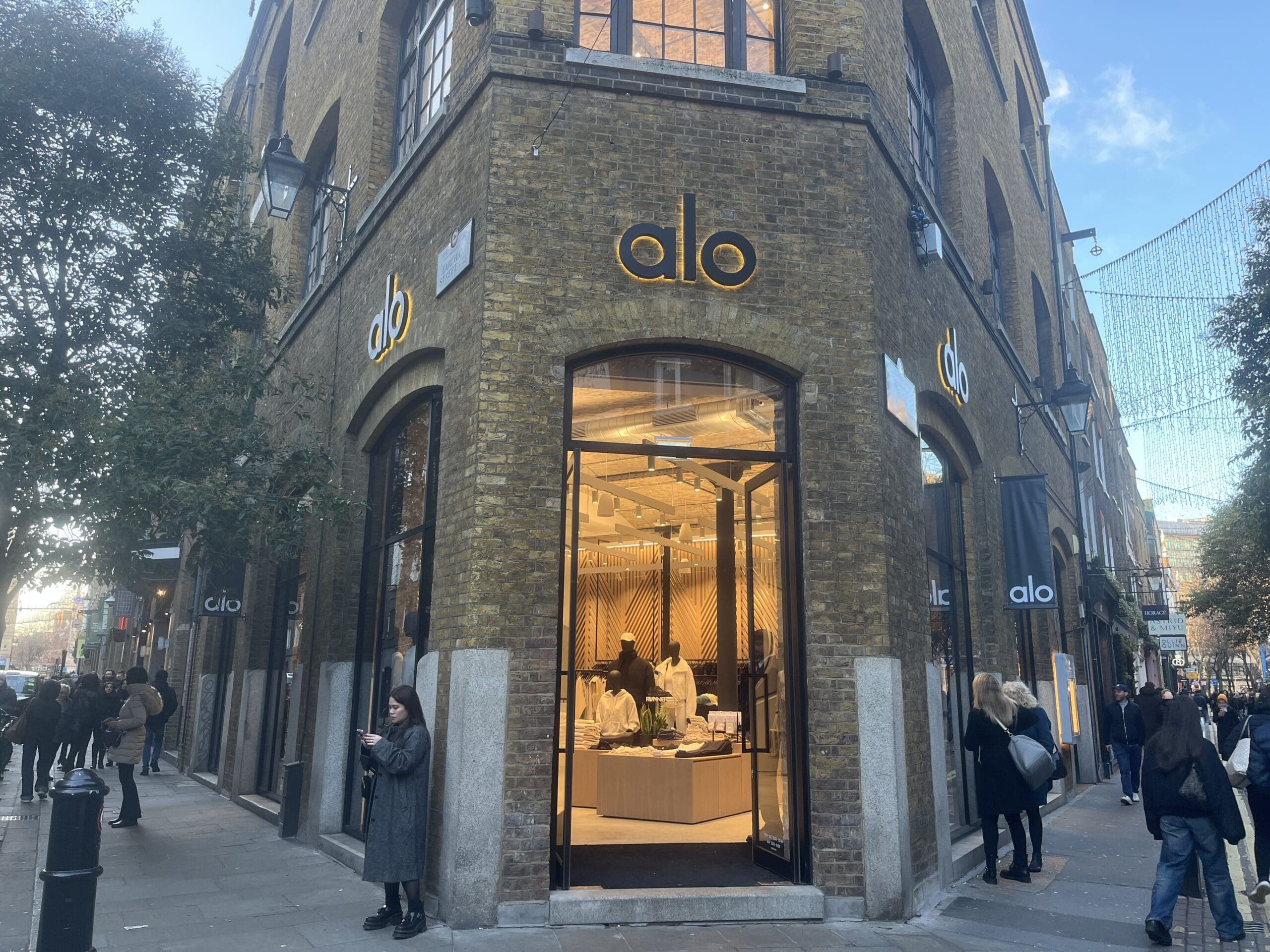 Alo Yoga opens new store in Covent Garden