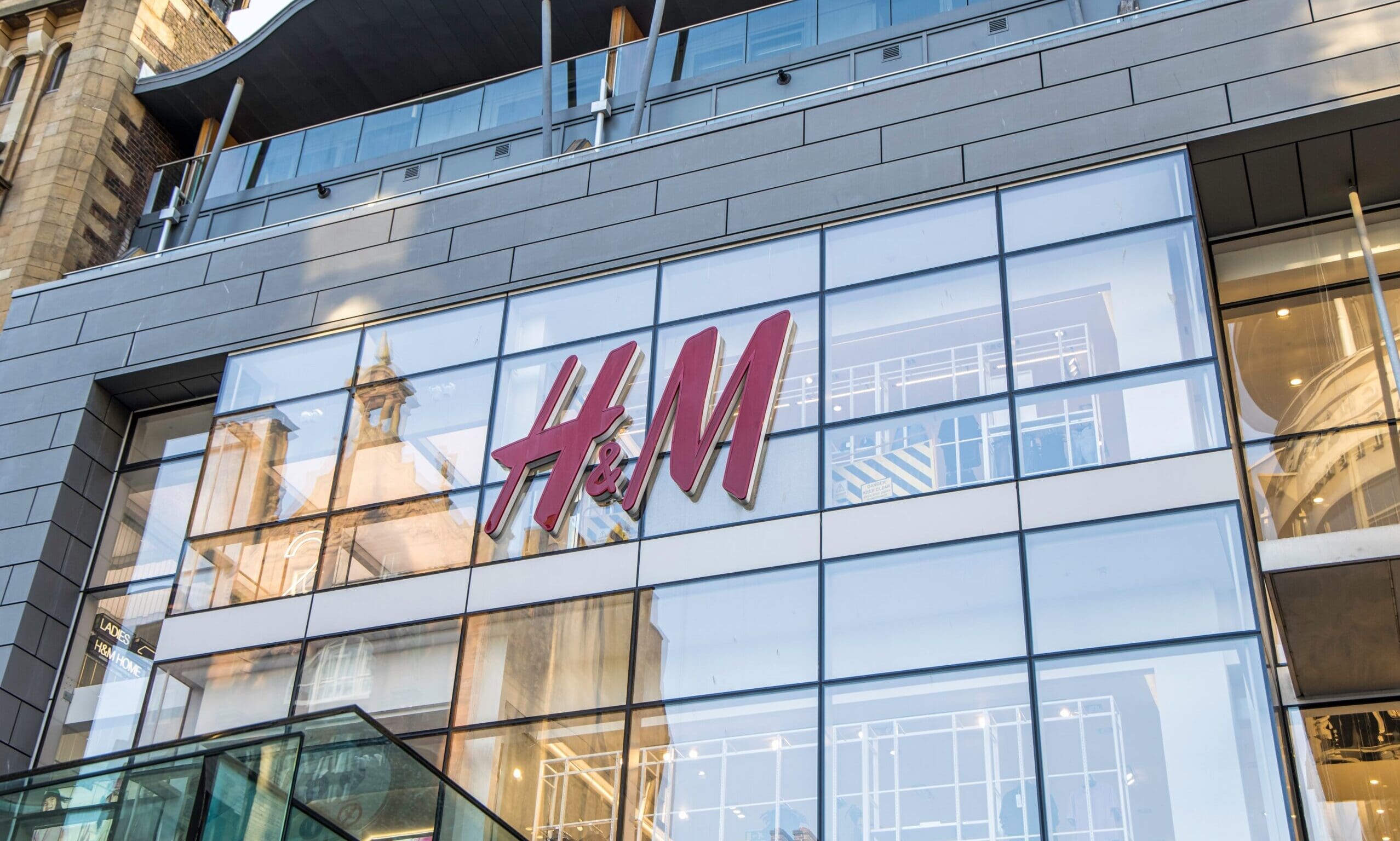 H&M FY profits rise despite weaker Q4 sales