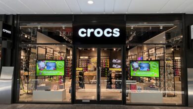 Crocs opens at London Designer Outlet