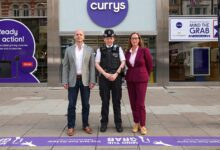 Currys launches Oxford Street trial to curb phone theft