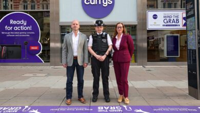 Currys launches Oxford Street trial to curb phone theft
