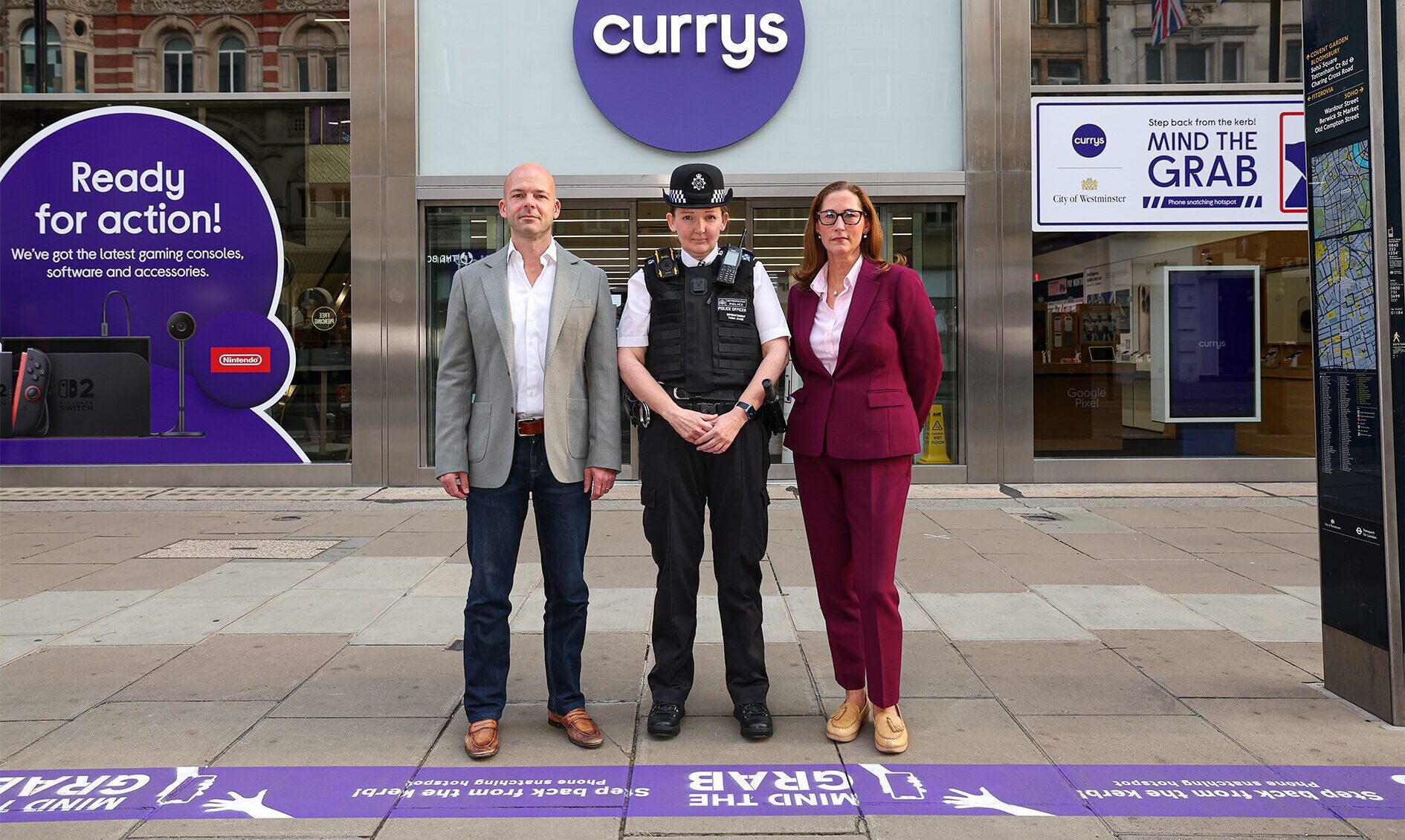 Currys launches Oxford Street trial to curb phone theft