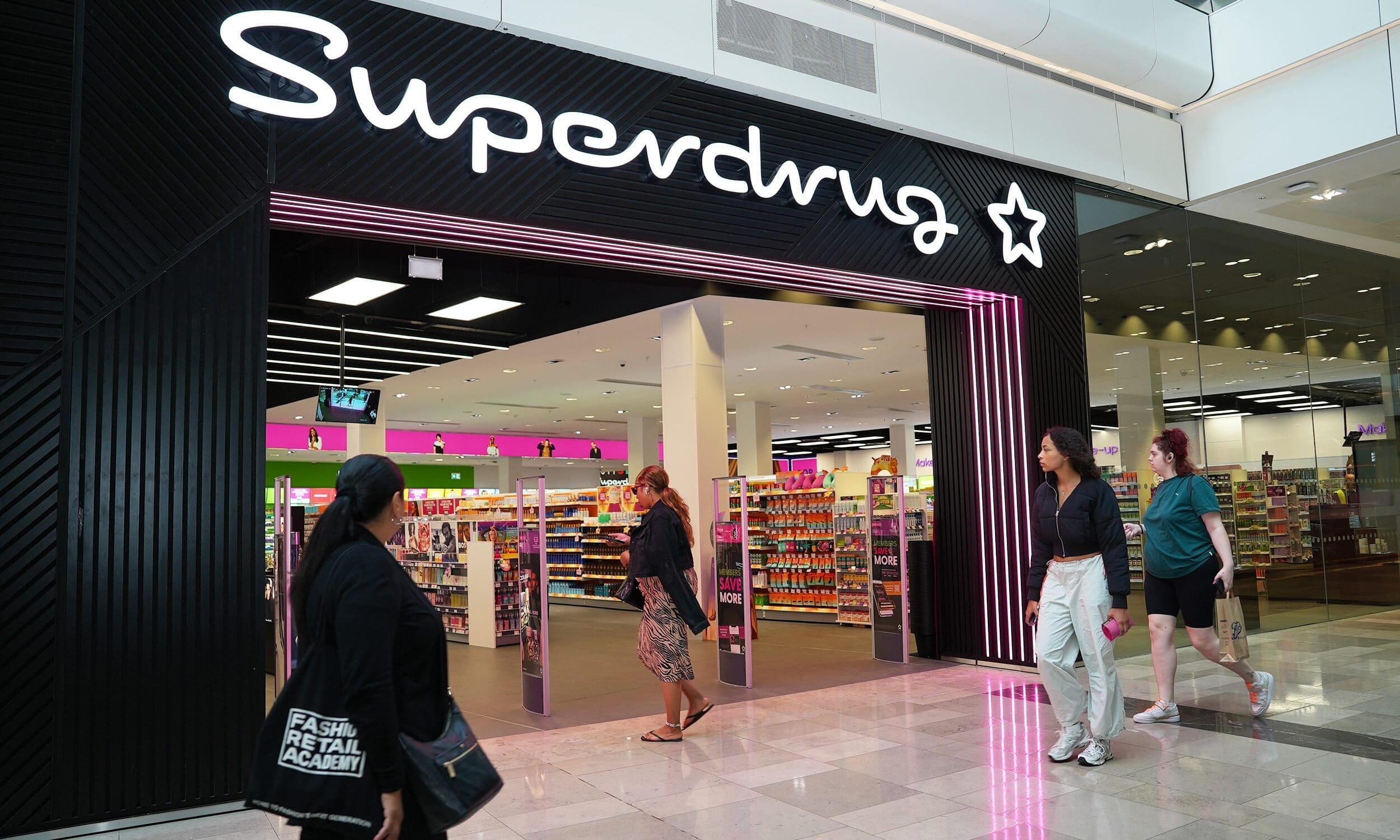 Superdrug to recruit 1000 seasonal roles
