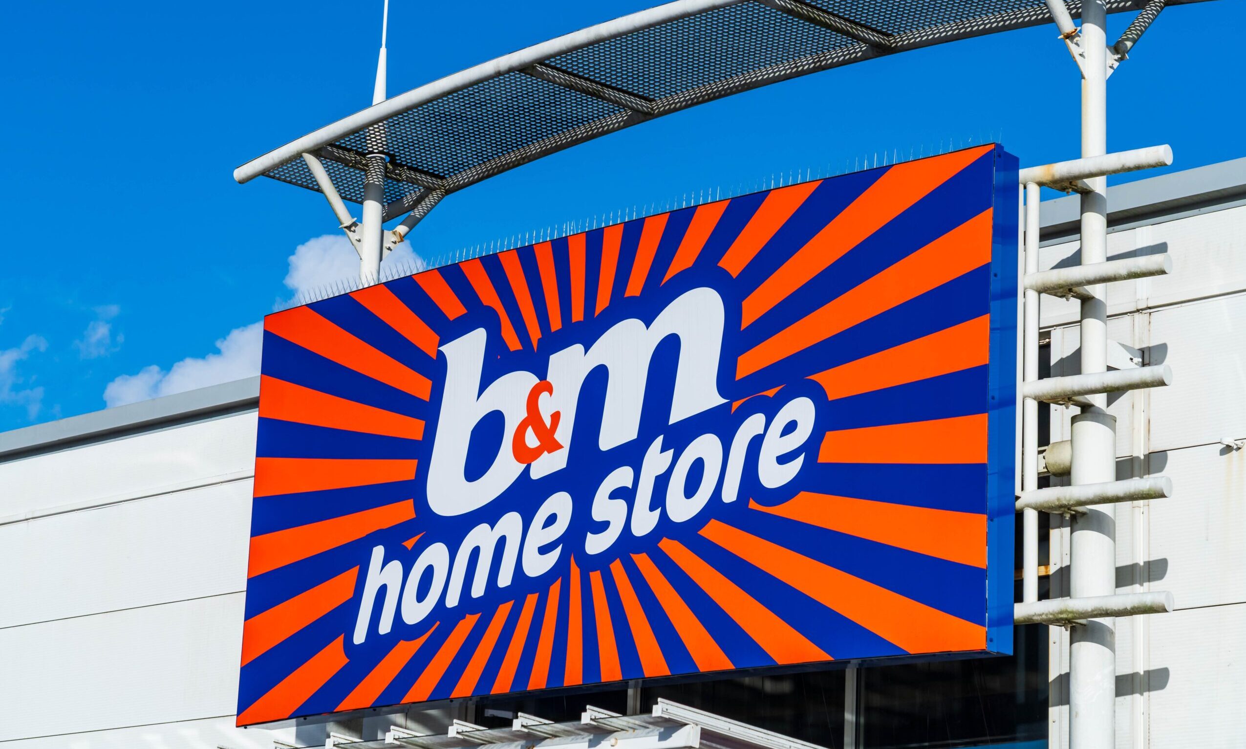 B&M shares fall as profits slide 28% to £198m