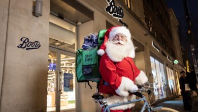 Boots extends rapid deliveries as last-minute shopping surges
