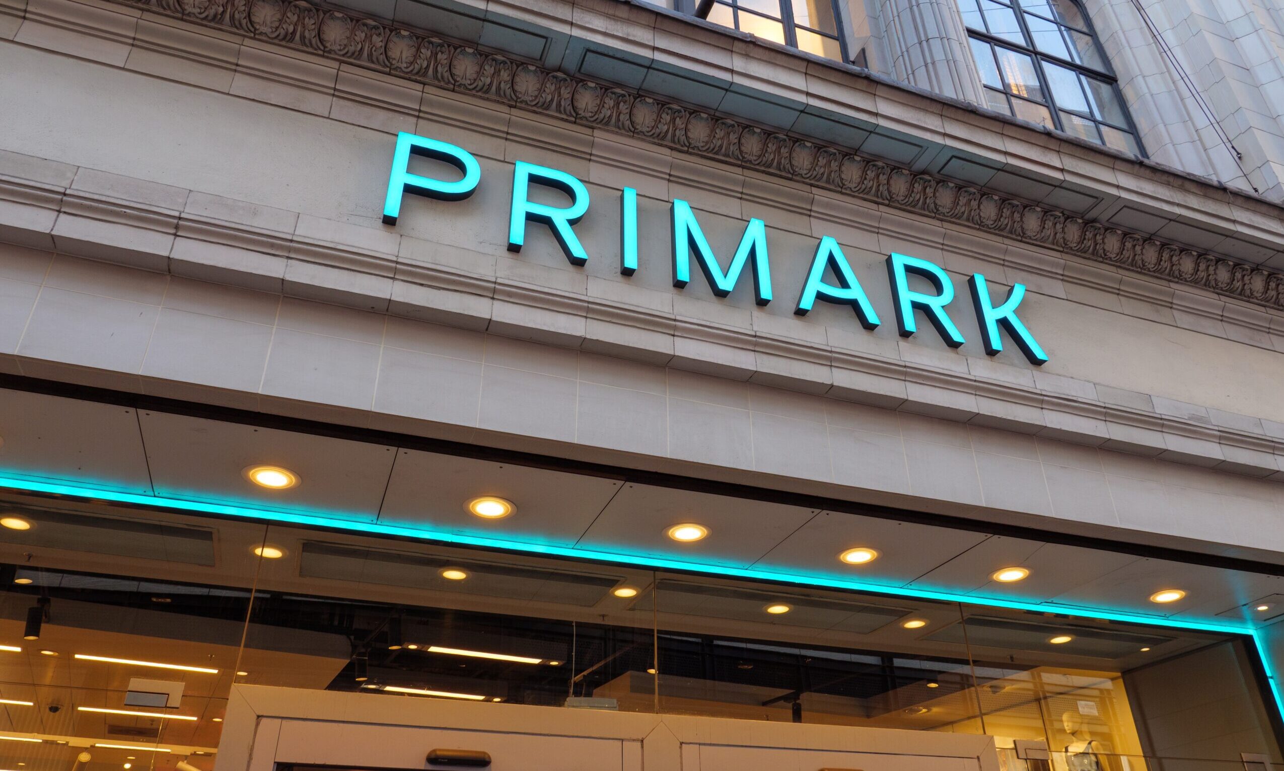 Primark sales fall 2.7% despite steady parent group revenues