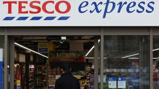 Tesco announces 5.1% pay rise for staff amid £200m investment