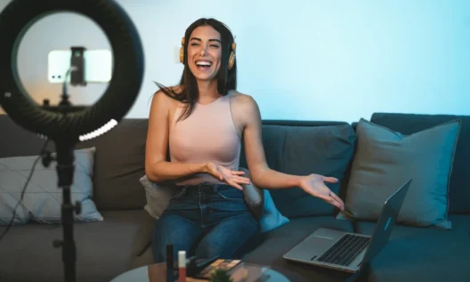 Public want influencer ads clearly labelled, ASA research reveals